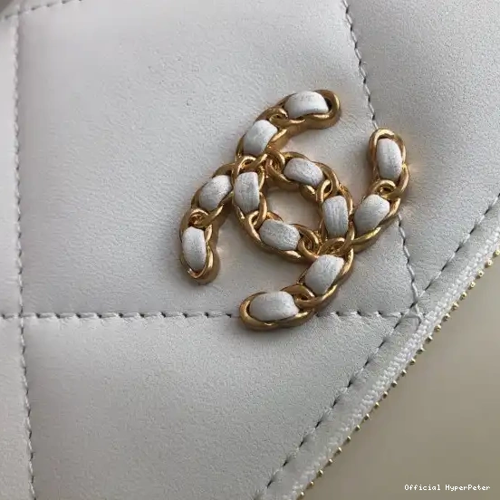 Hyper Peter 19 ZIPPED WALLET CHANEL 0628